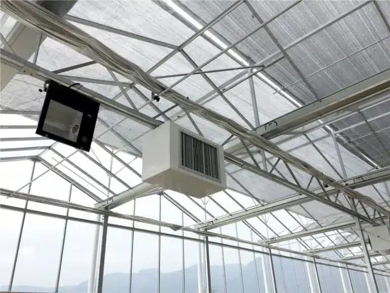 Internal climate curtain for glass greenhouse
