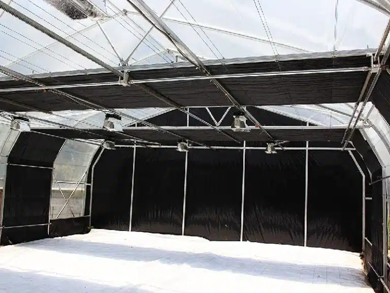 Shade curtain for light deprevation greenhouse