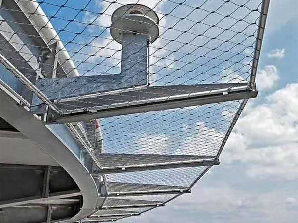 Fall protection safety netting